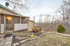 Knoxville Home: On-site Hiking & Outdoor Kitchen!