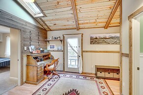 Knoxville Home: On-site Hiking & Outdoor Kitchen!