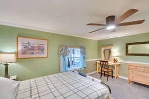 Knoxville Home: On-site Hiking & Outdoor Kitchen!