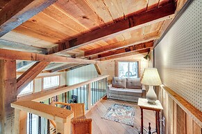 Knoxville Home: On-site Hiking & Outdoor Kitchen!