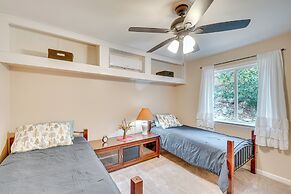 Knoxville Home: On-site Hiking & Outdoor Kitchen!