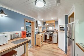 Knoxville Home: On-site Hiking & Outdoor Kitchen!