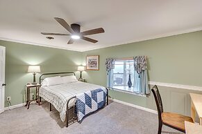 Knoxville Home: On-site Hiking & Outdoor Kitchen!