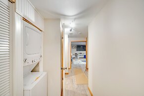 Knoxville Home: On-site Hiking & Outdoor Kitchen!