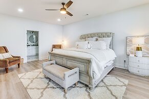 Private Lakeview Haven in Rockford