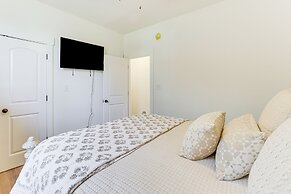 Private Lakeview Haven in Rockford