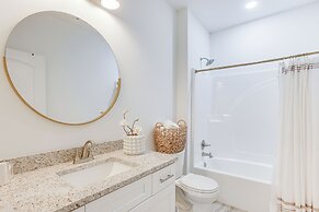 Private Lakeview Haven in Rockford