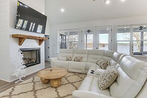 Private Lakeview Haven in Rockford