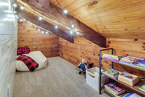 Family-friendly Tyrone Cabin w/ Deck Near Hiking