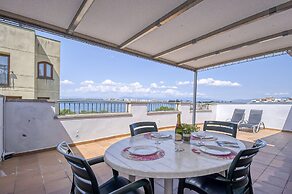 Centrally Heated Apt. in Roses