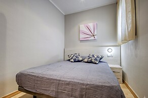 Centrally Heated Apt. in Roses