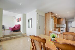 Centrally Heated Apt. in Roses