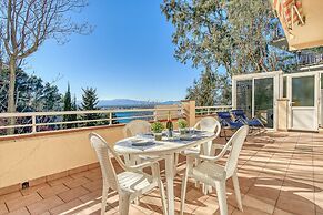 Apartment in Roses Near Sand Beach