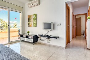 Apartment in Roses With Waterfront Views
