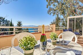 Apartment in Roses With Waterfront Views