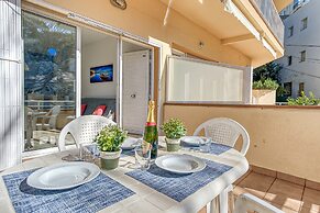 Apartment in Roses Near Sand Beach