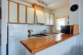 Apartment With Mountain Views