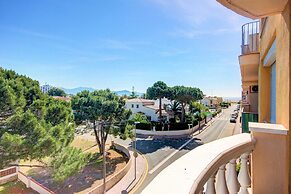 Apartment With Mountain Views