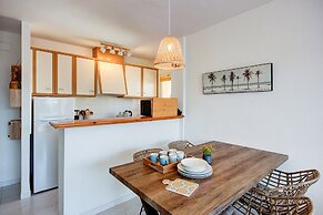 Apartment With Mountain Views