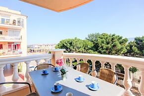 Apartment With Mountain Views