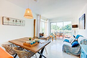 Apartment With Mountain Views