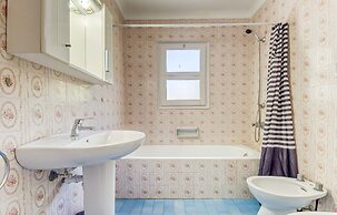 Apartment With Scenic View