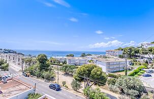 Apartment With Scenic View