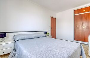 Apartment With Scenic View