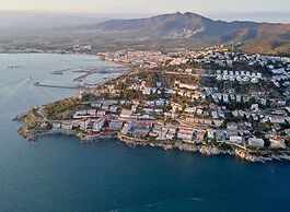 Apartment in Roses With Balcony