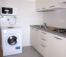 Beautiful Apartment With Shared Garden