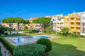 Charming Apartment Near Beach