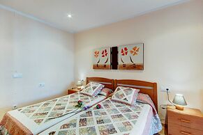 Apartment With Scenic View