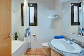 Apartment With Scenic View