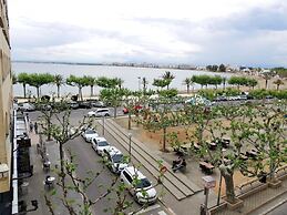 Apartment With Scenic View