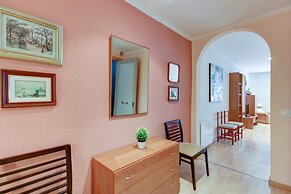 Apartment With Scenic View