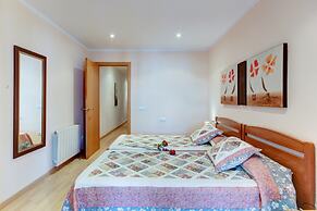 Apartment With Scenic View