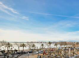 Apartment With Scenic View