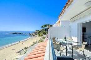 Pretty Apartment With Balcony