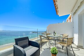 Pretty Apartment With Balcony