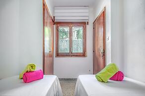 Pretty Apartment With Balcony