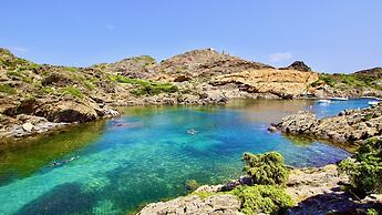 Pretty Apartment With Balcony