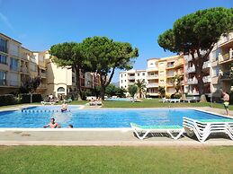 Apartment in Empuriabrava With Balcony
