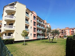 Apartment in Empuriabrava With Balcony