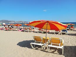 Apartment in Empuriabrava With Balcony