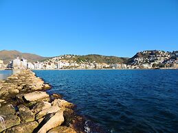 Apartment in Roses Near Beach