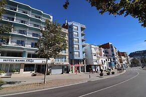 Apartment in Roses Near Beach