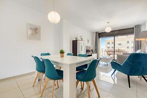 Bright Apartment in Roses