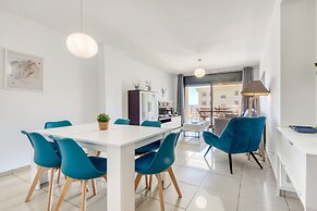 Bright Apartment in Roses