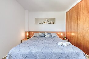 Bright Apartment in Roses