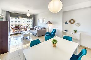 Bright Apartment in Roses